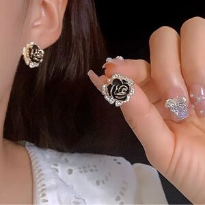 💥Unique Sweet Flower Design Stud Earrings Zinc Alloy Jewelry Vintage